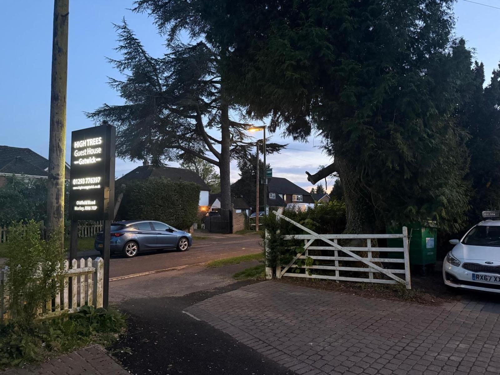 High Trees Guest House Gatwick Horley Exterior foto